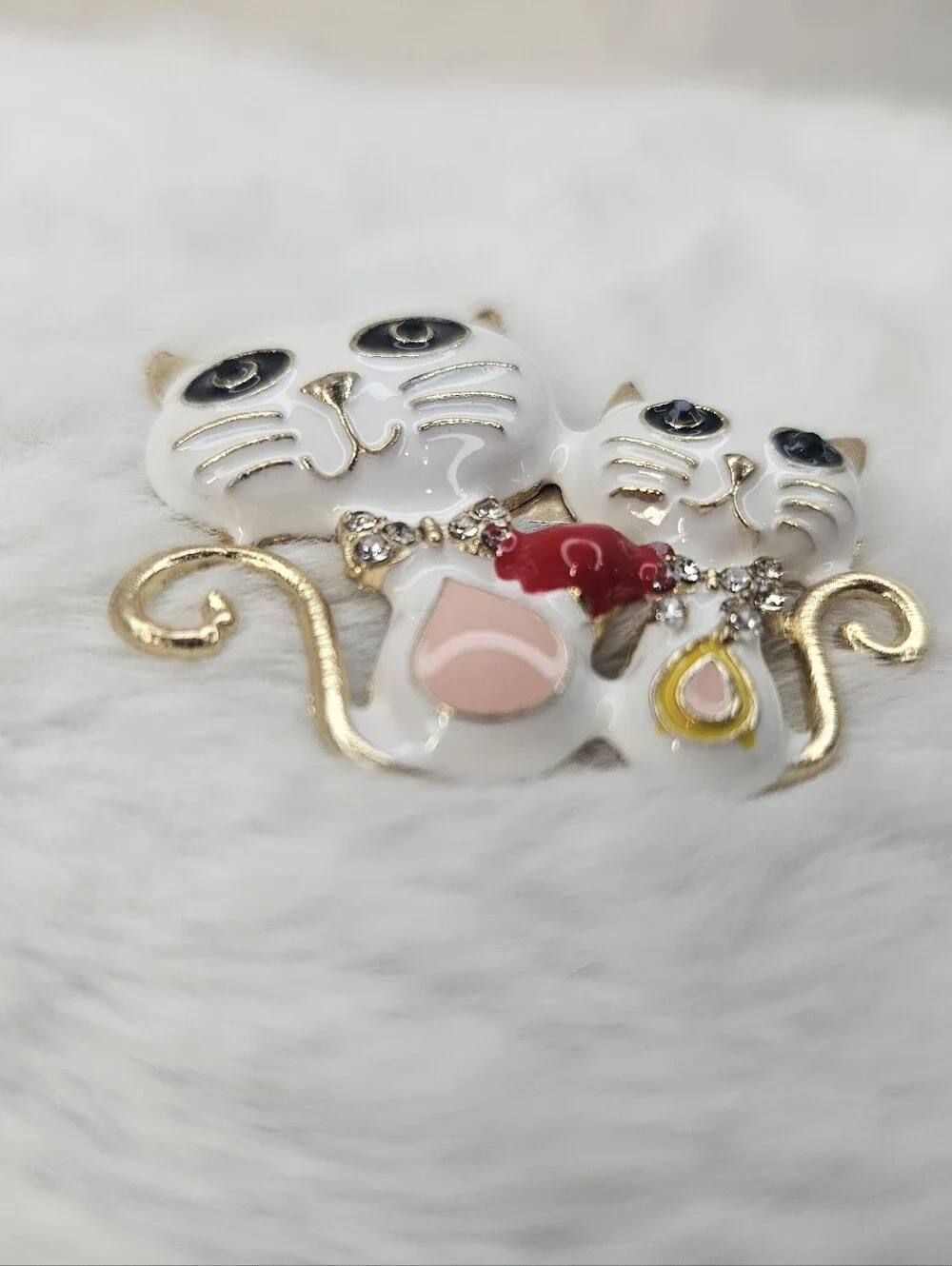 White Cat Brooch Pin NWOT
